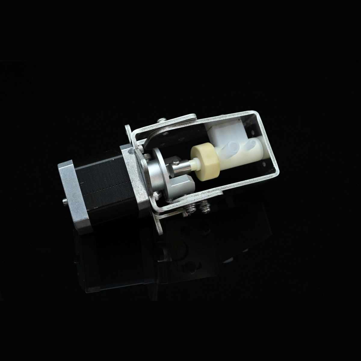 氧化铝灌装泵医疗透析设备应用